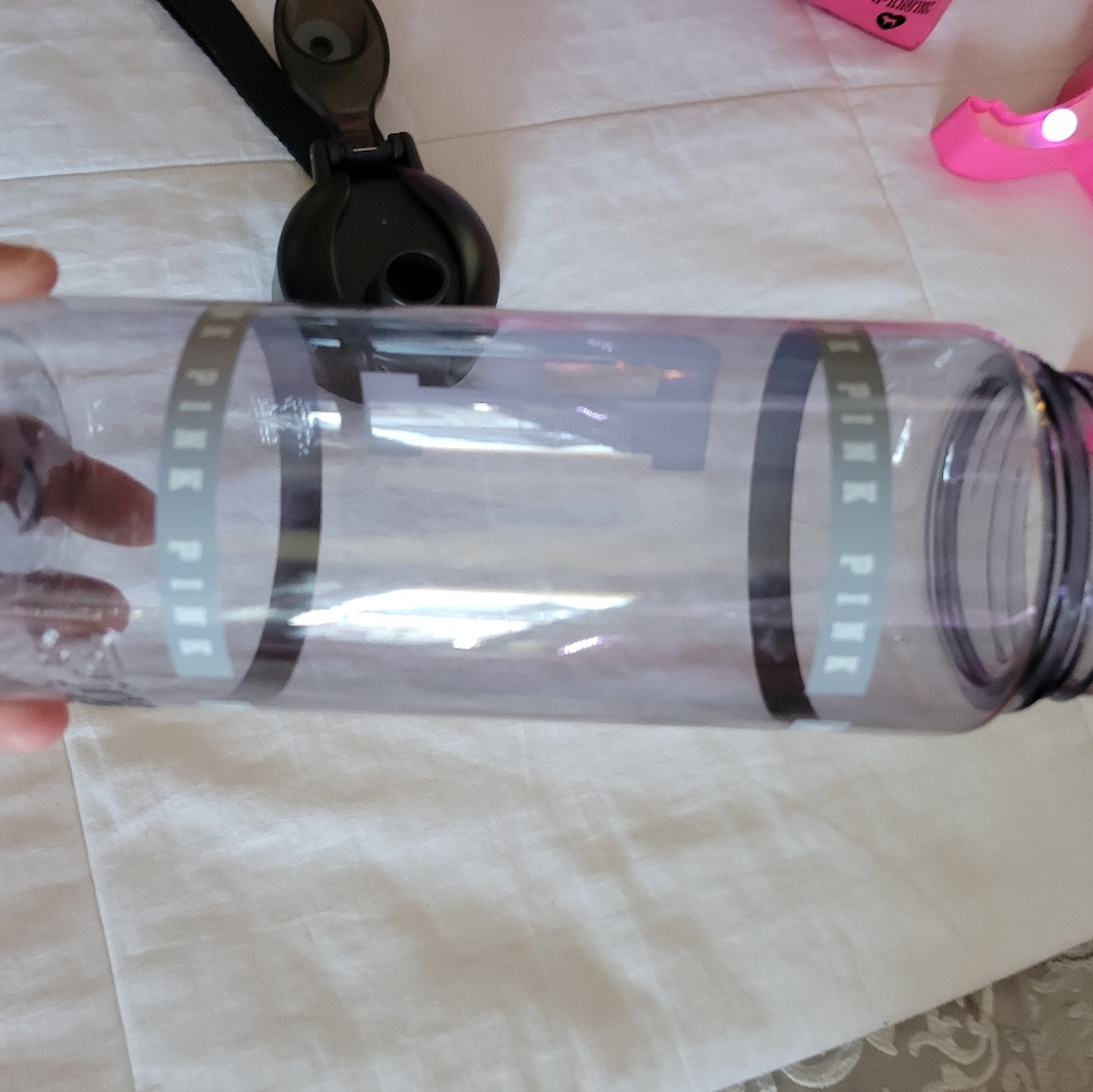 Water bottle - Picture 2 of 8